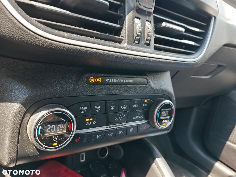 Ford Focus 1.0 EcoBoost Titanium ASS - 25