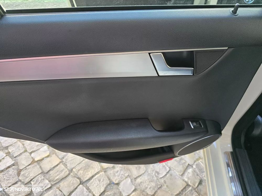 Mercedes-Benz C 250 - 11