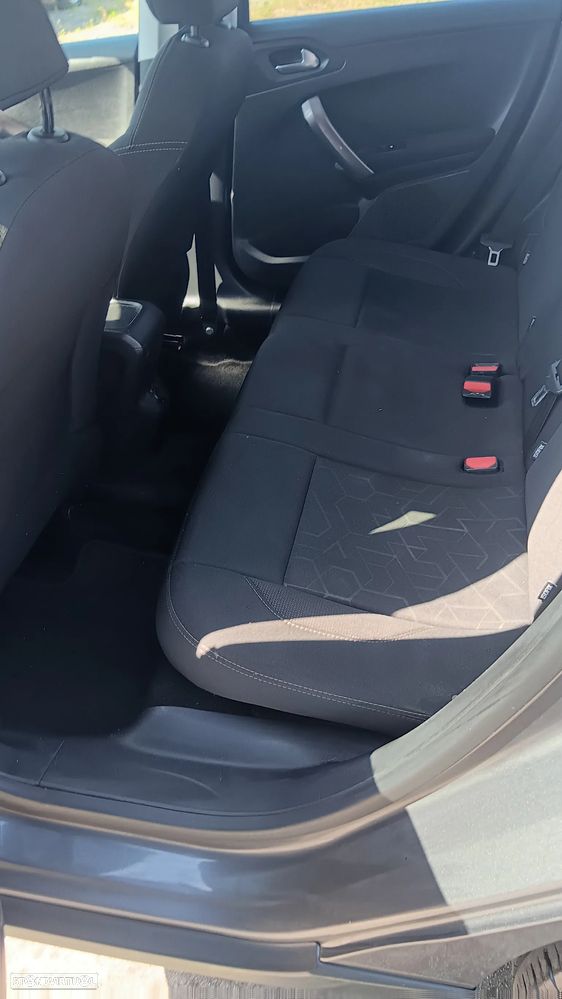 Peugeot 2008 1.4 HDi Active - 26
