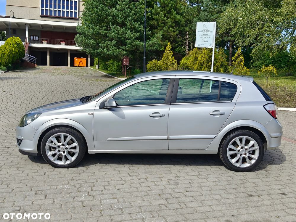 Opel Astra 2.0 T Cosmo - 5