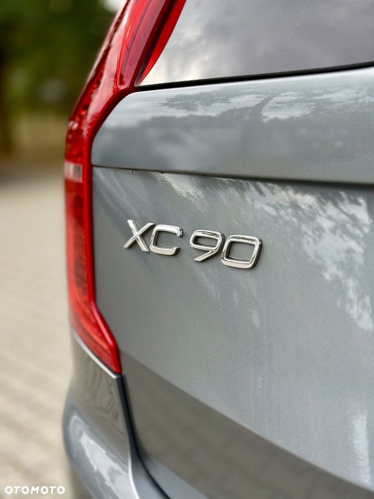Volvo XC 90 - 9