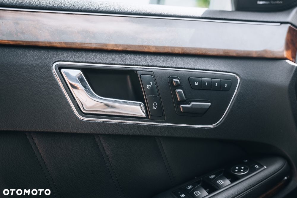 Mercedes-Benz Klasa E 350 BlueTec - 24
