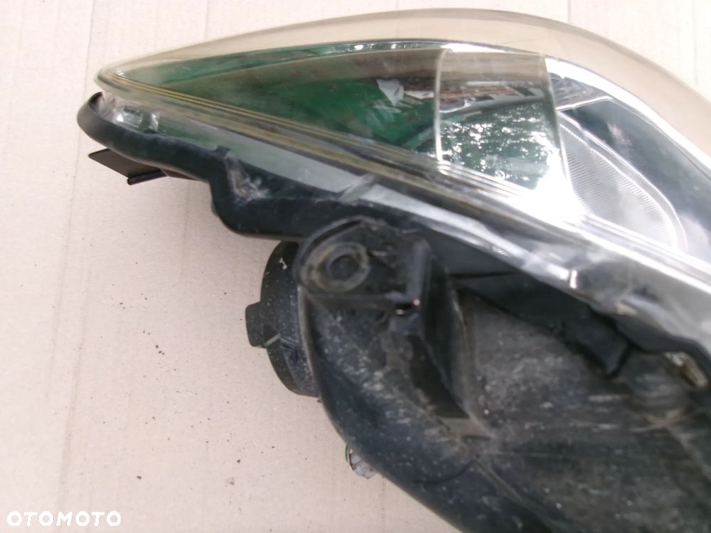 LAMPA PRZÓD PRAWA TOYOTA YARIS III  11-14 - 4
