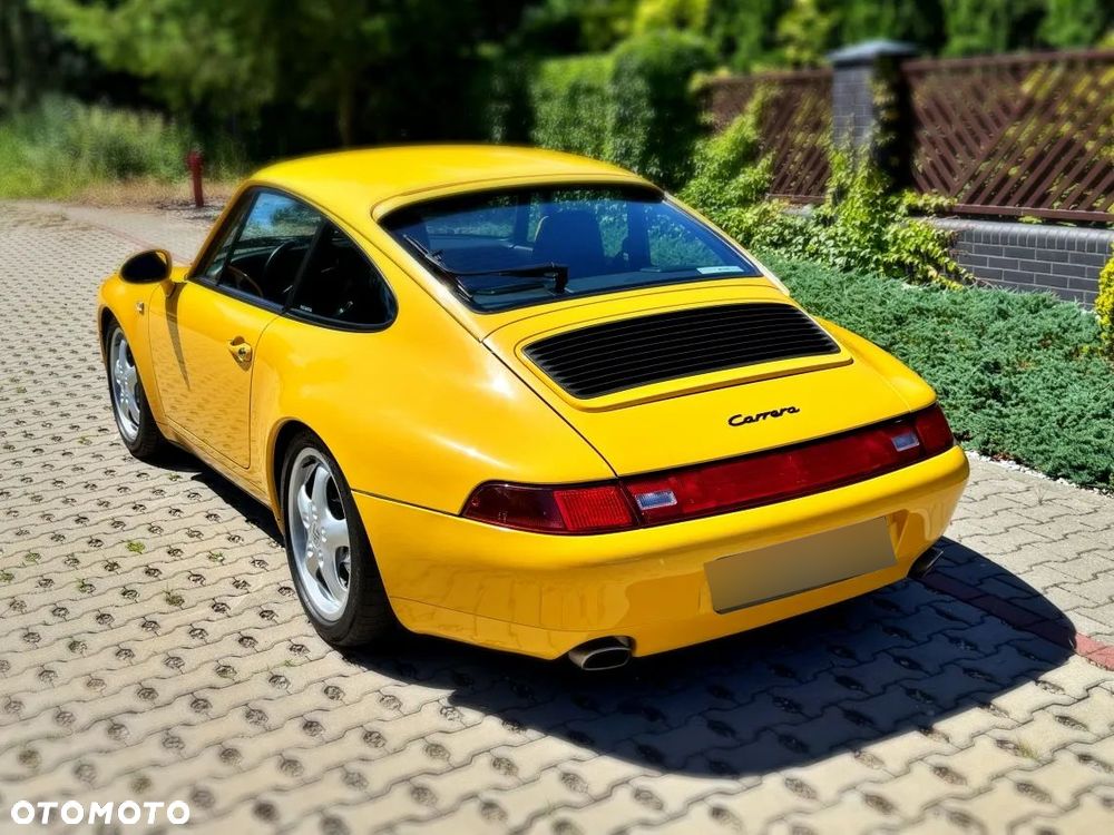 Porsche 911 Carrera - 11
