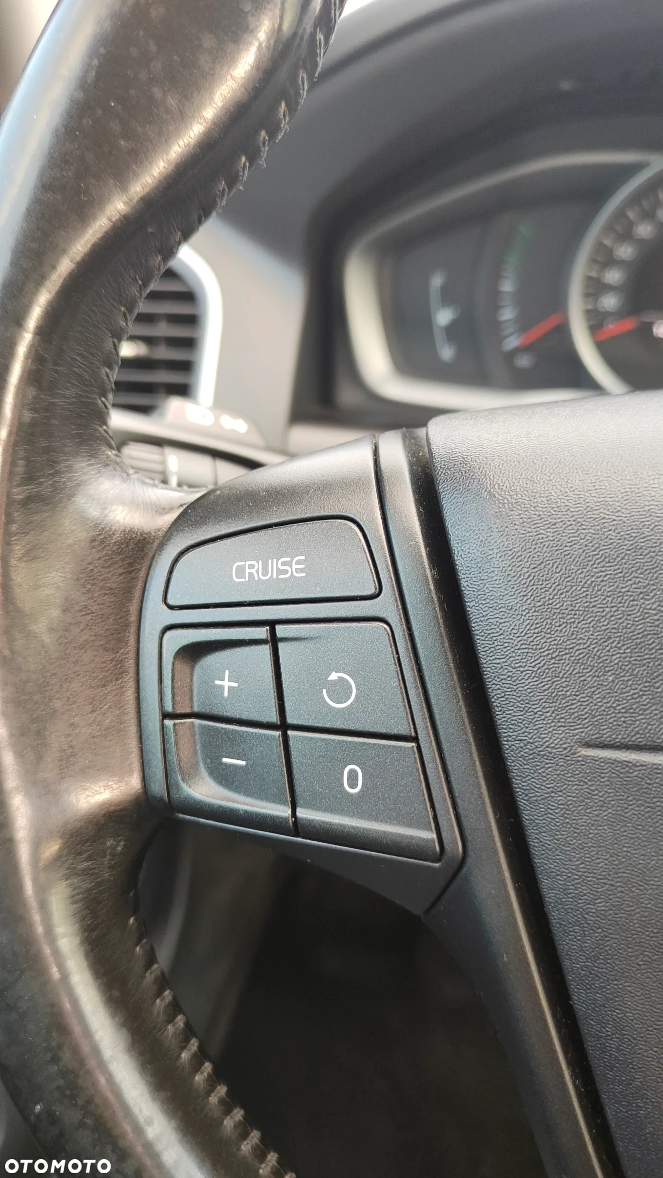 Volvo XC 60 D3 Drive-E Momentum - 24