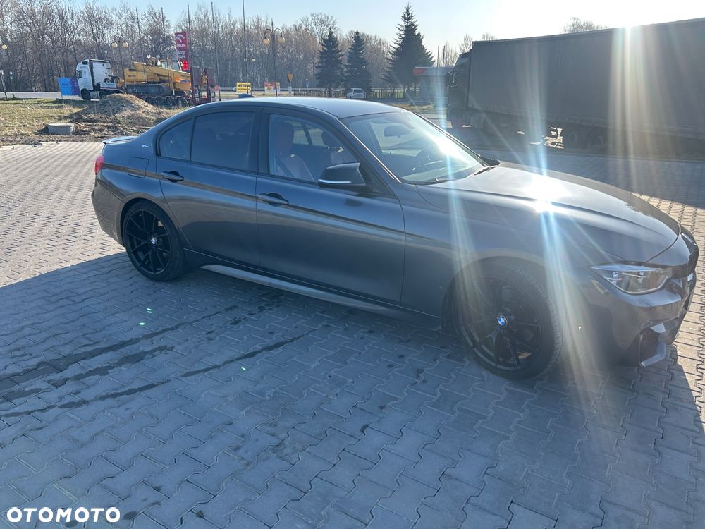 BMW Seria 3 330e iPerformance M Sport Shadow - 16