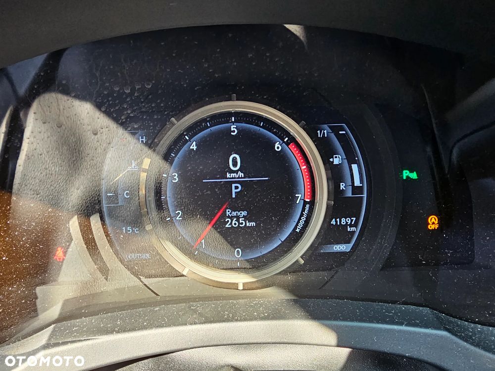 Lexus RC 200t / 300 F Sport - 14