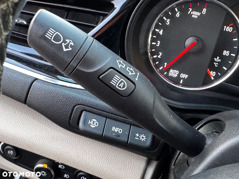 Opel Insignia 1.5 T Innovation S&S Eco - 32