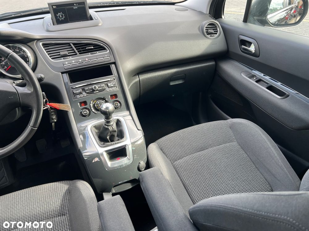 Peugeot 5008 - 23