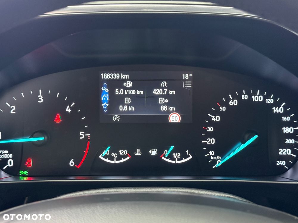 Ford Focus 2.0 EcoBlue STart-Stopp-System TITANIUM - 24