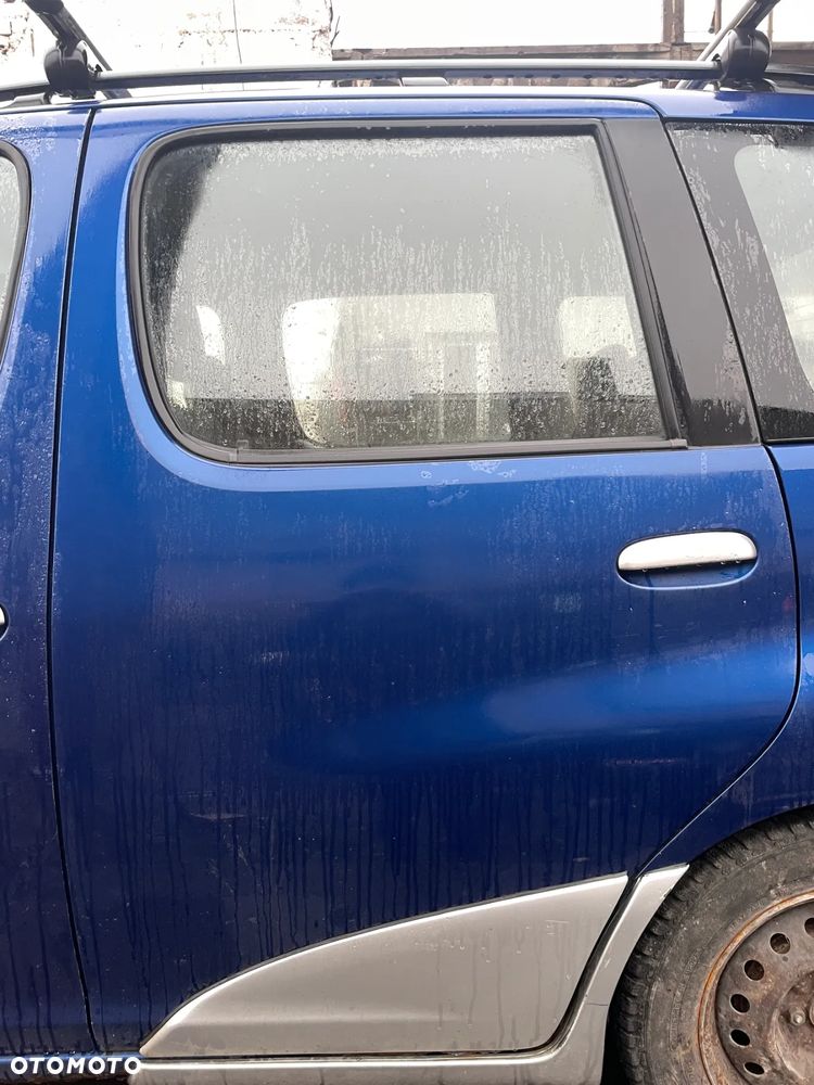 DRZWI PRAWY LEWY TYL 8M6 TOYOTA YARIS VERSO I LIFT BEZ MALOWANIA - 3