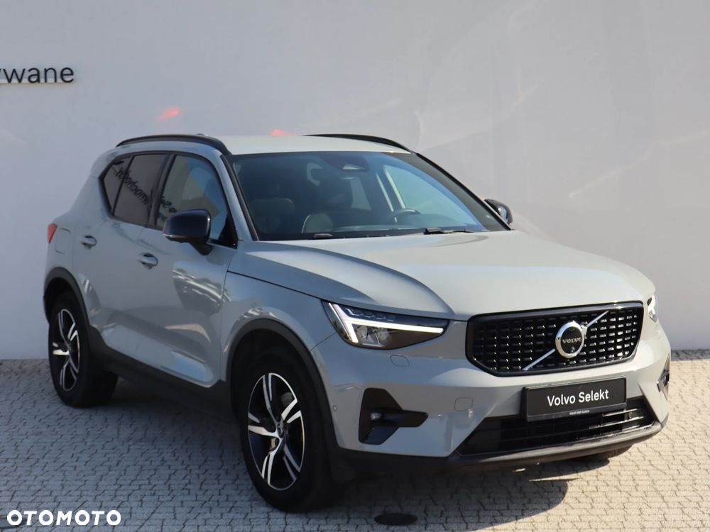 Volvo XC 40 B4 Plus Dark - 9