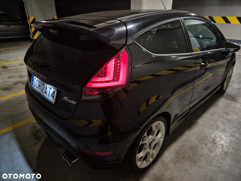 Ford Fiesta 1.6 Sport - 12