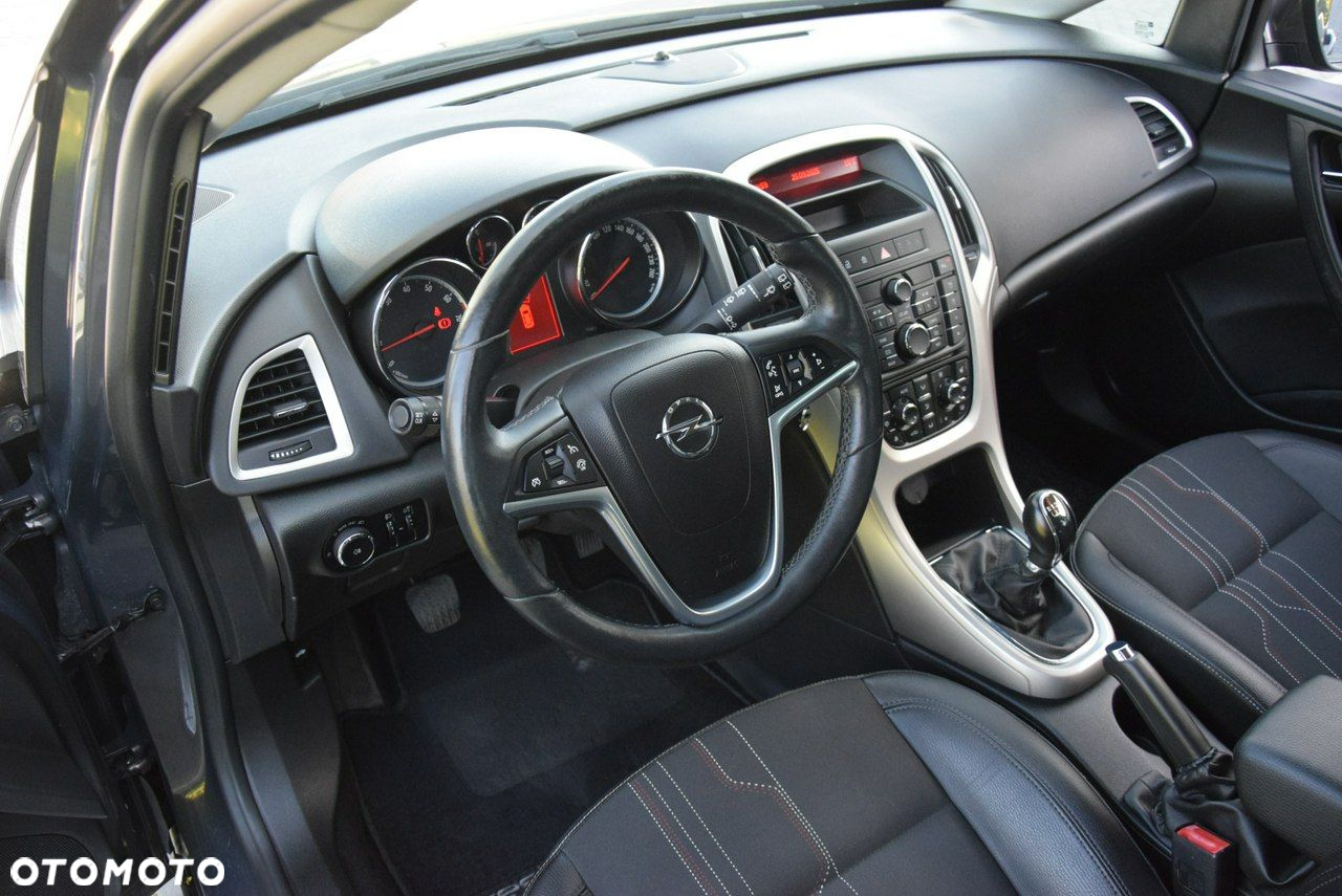 Opel Astra 1.4 Turbo 150 Jahre - 31