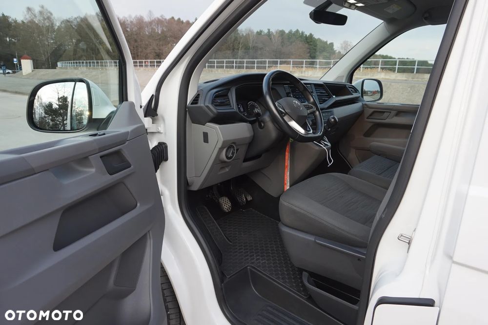 Volkswagen Caravelle - 28