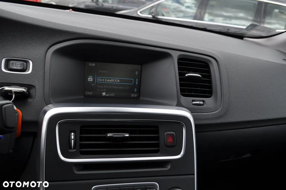 Volvo S60 T3 Kinetic - 24