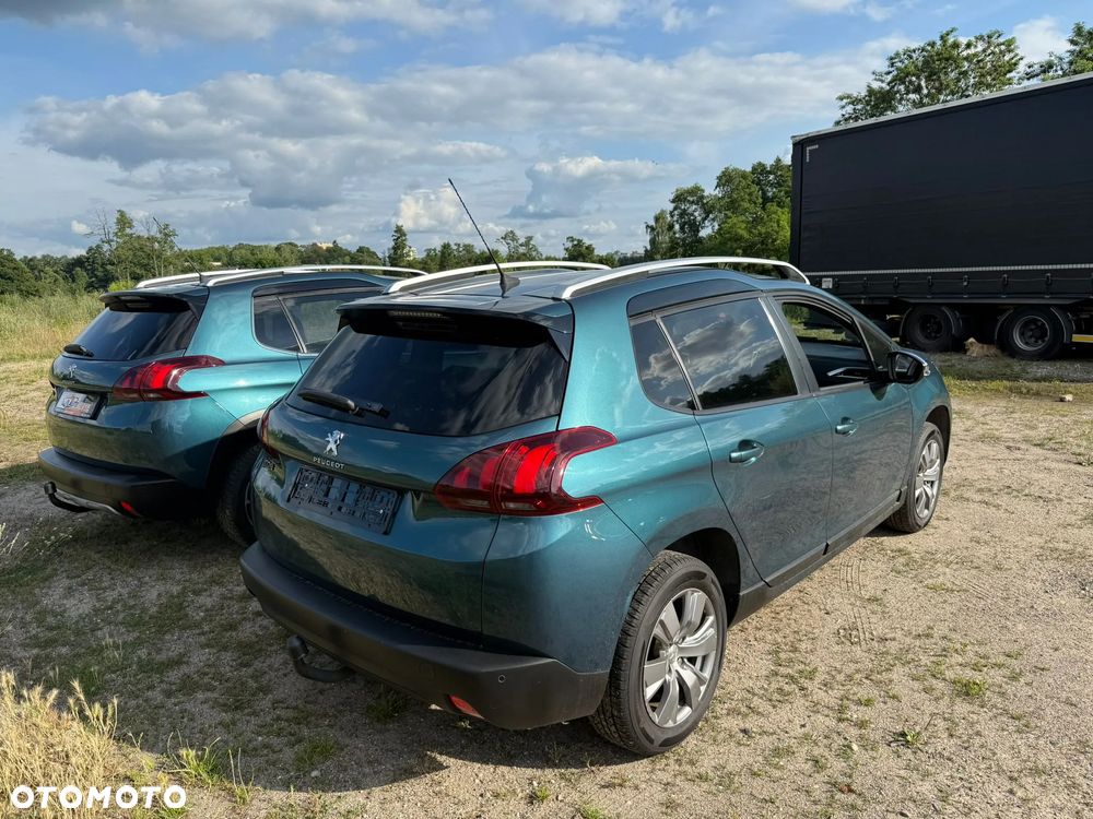 Peugeot 2008 1.2 Pure Tech Style - 32