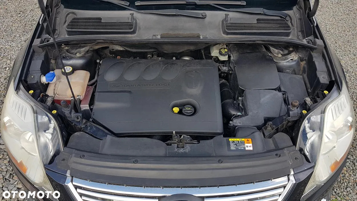 Ford Kuga 2.0 TDCi 4x4 Titanium - 38