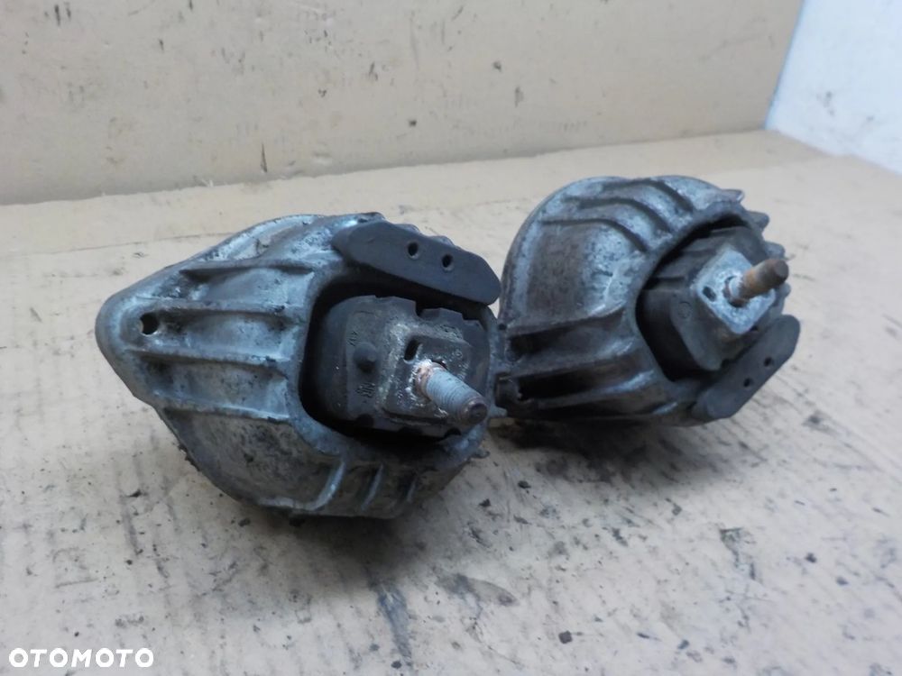 BMW E84 2.0 D PODUSZKA SILNIKA LEWA LUB PRAWA - 5