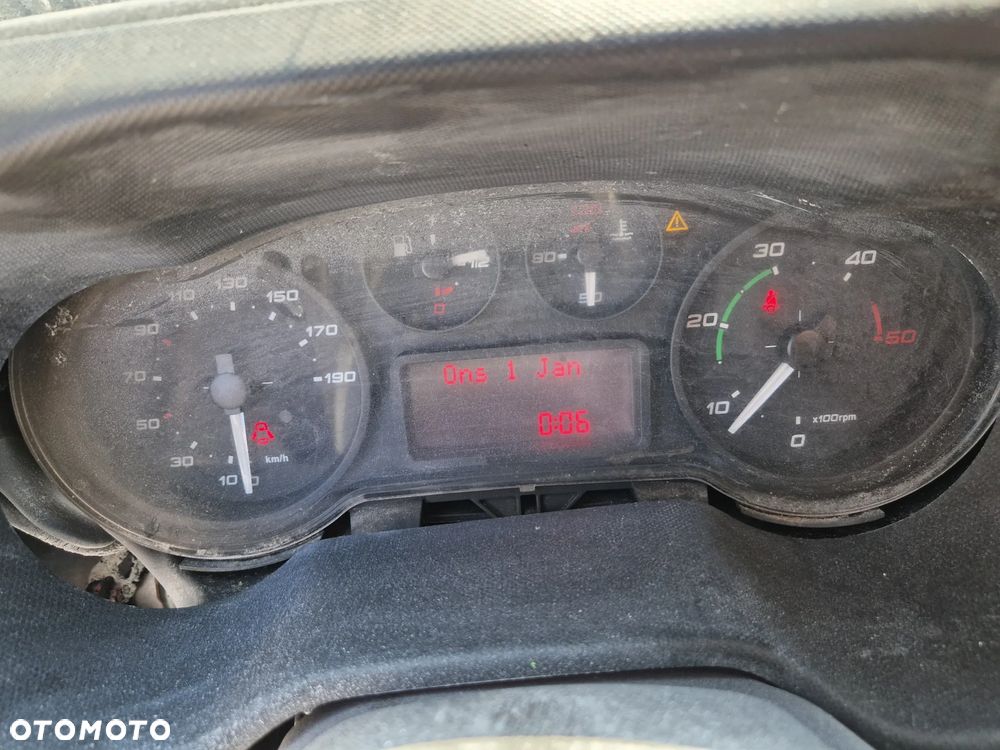 Iveco Daily do 3,5T 3.0 170 PS Na Blizniakach Laweta Pomoc Droga Najazd - 24