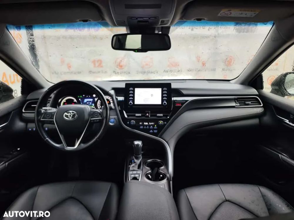 Toyota Camry 2.5 Hybrid Business - 19