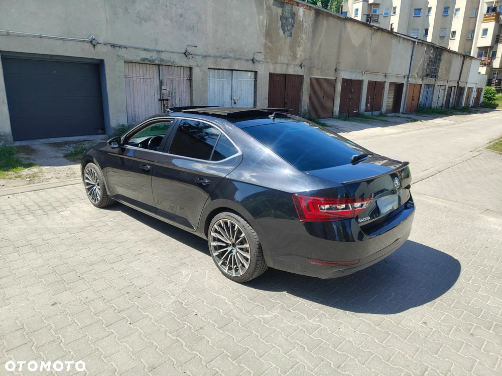 Skoda Superb 2.0 TDI L&K DSG - 22