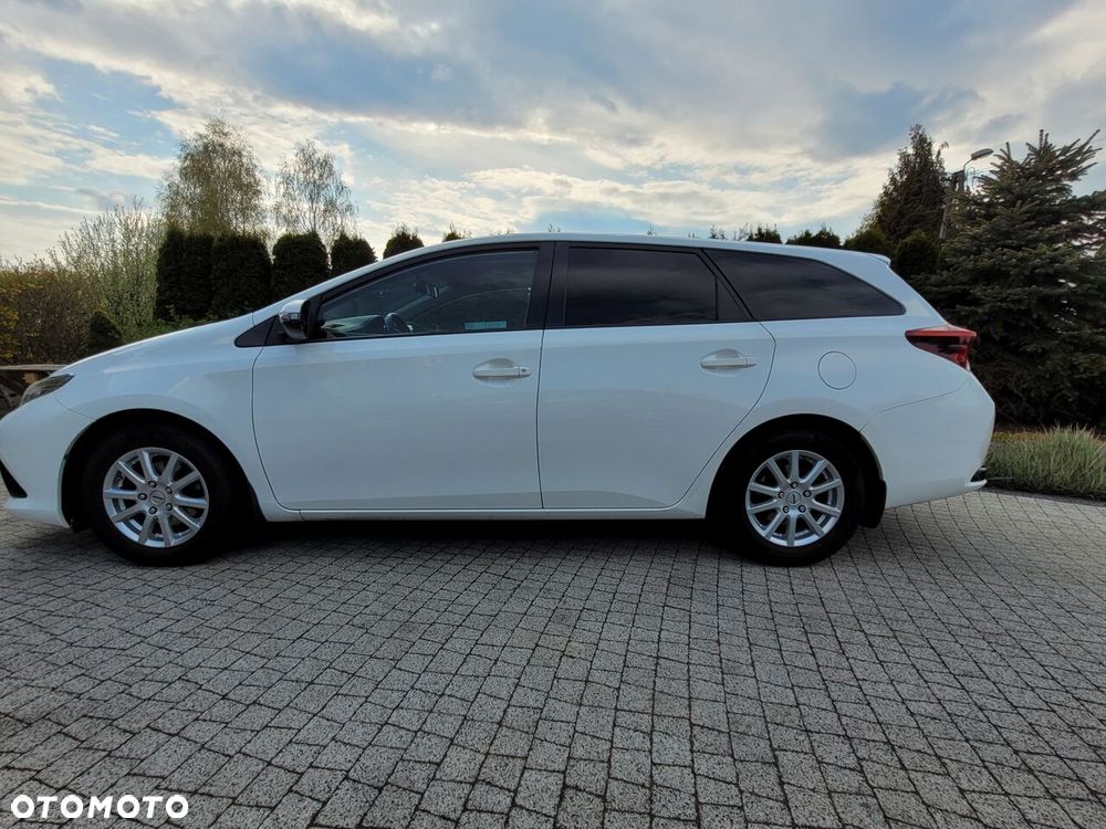 Toyota Auris 1.4 D-4D Active - 11