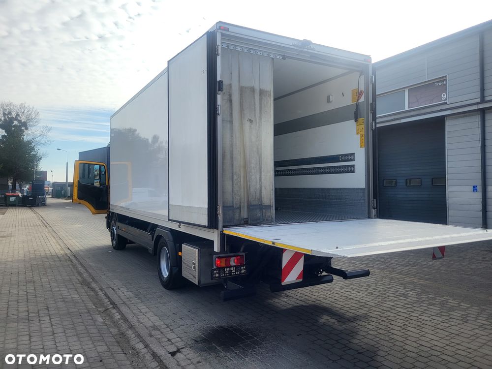 Mercedes-Benz **Mercedes Atego 1524 Chłodnia + Winda Euro 6 2018 / 240 tys. km / 15 EP / Pneumatyka / Tempomat** - 17