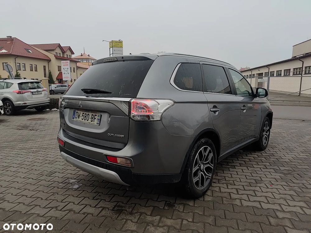 Mitsubishi Outlander 2.2 DI-D 4WD Plus - 8