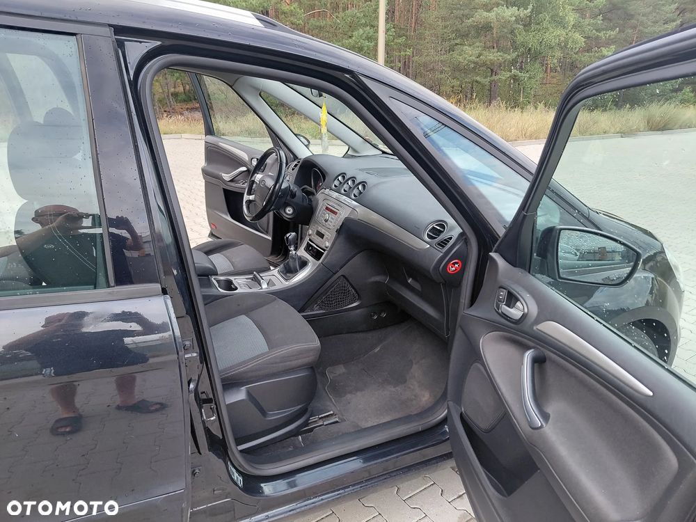 Ford Galaxy - 10