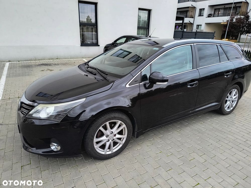 Toyota Avensis 2.0 D-4D Sol - 2