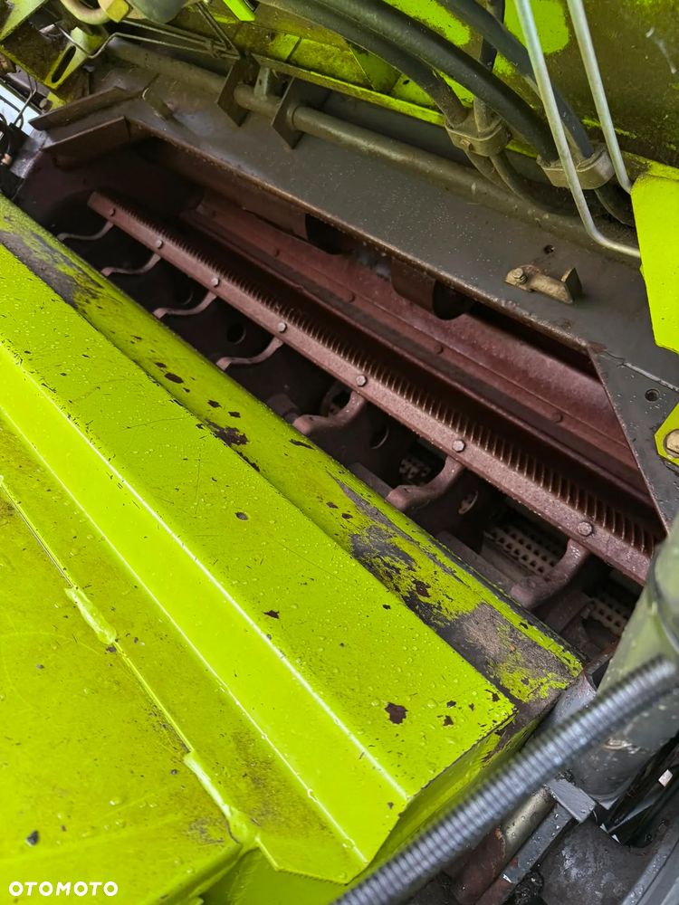 Claas MEDION 340 330  MEGA 350 320 - 23