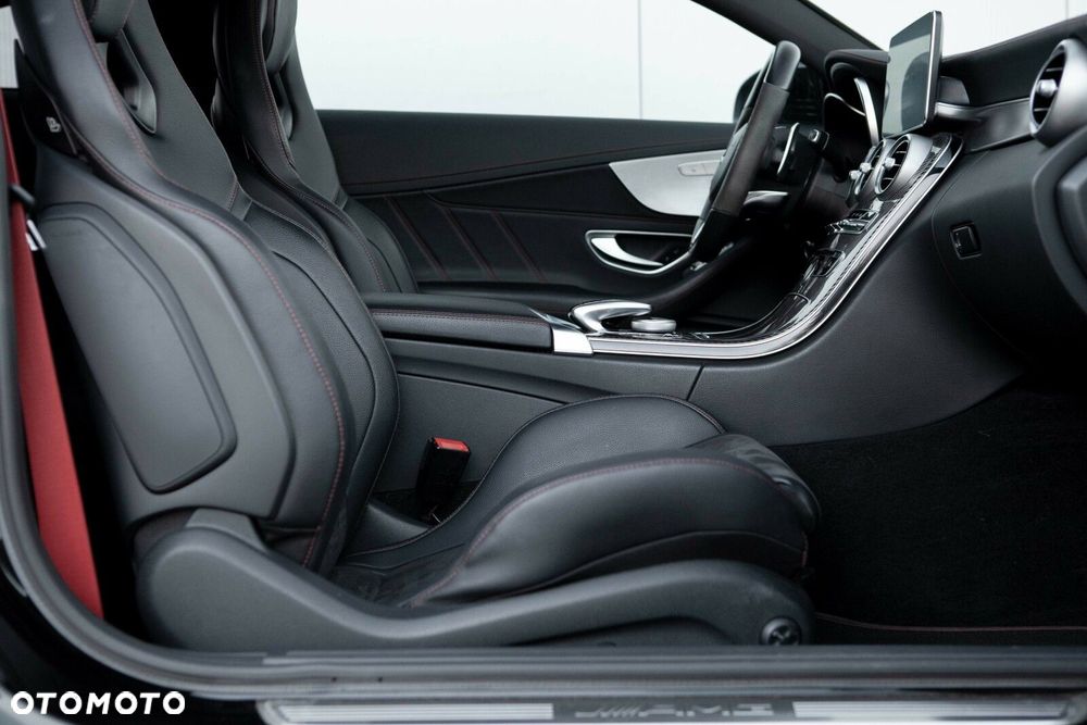 Mercedes-Benz Klasa C AMG 43 4-Matic - 31