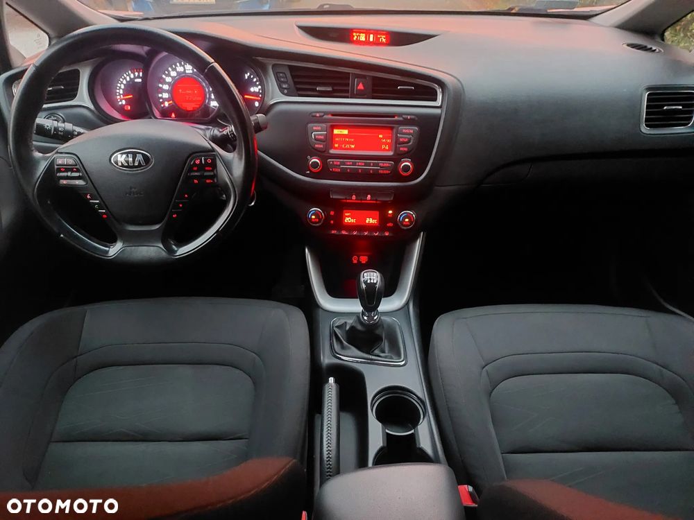 Kia Ceed 1.6 GDI Business Line - 16