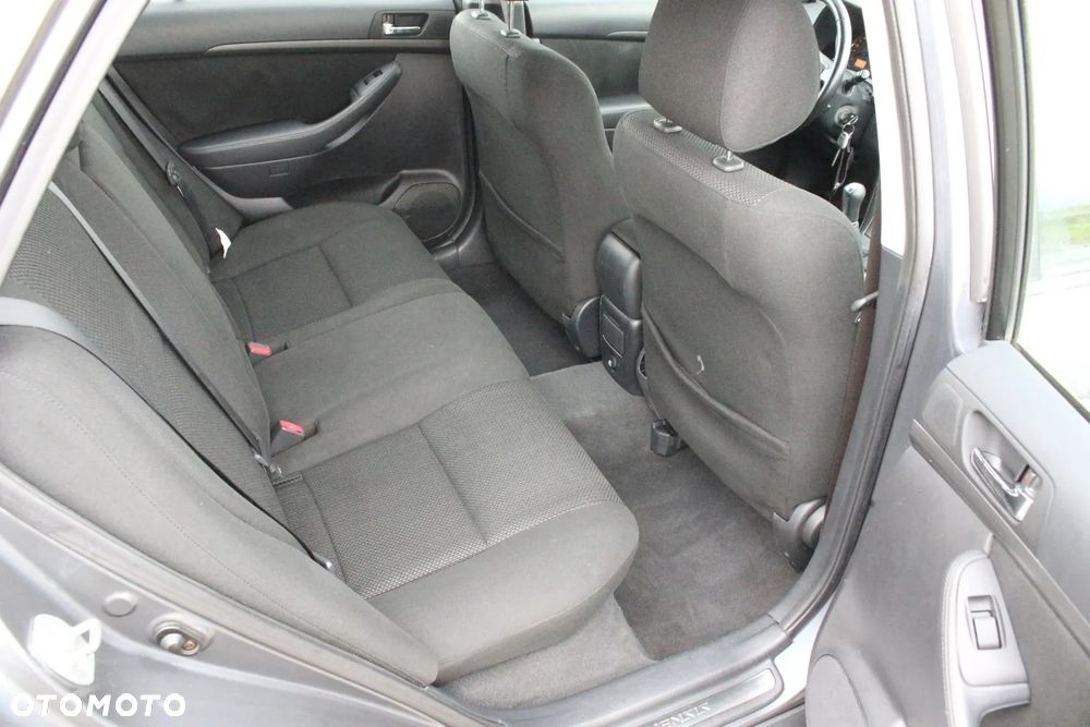 Toyota Avensis 2.0 D-4D Combi - 22