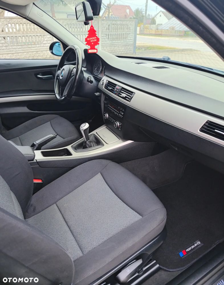 BMW Seria 3 - 35