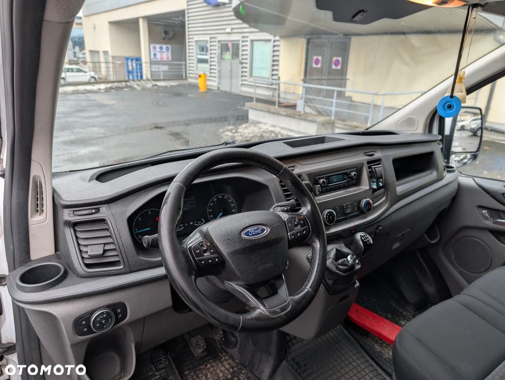 Ford TRANSIT CUSTOM - 9
