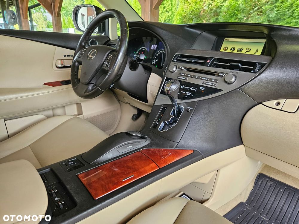 Lexus RX - 8