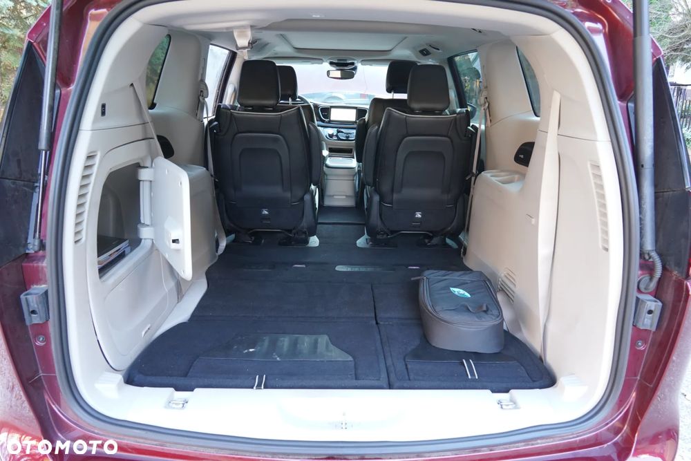 Chrysler Pacifica - 24