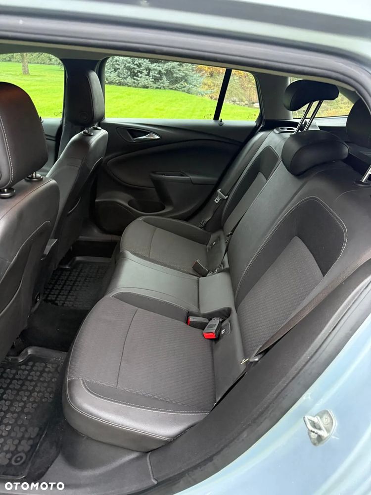 Opel Astra 1.6 D (CDTI) Automatik Dynamic - 3