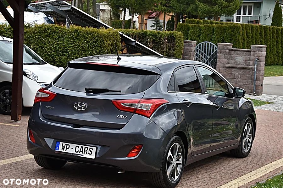 Hyundai i30 blue 1.6 GDI Passion - 17