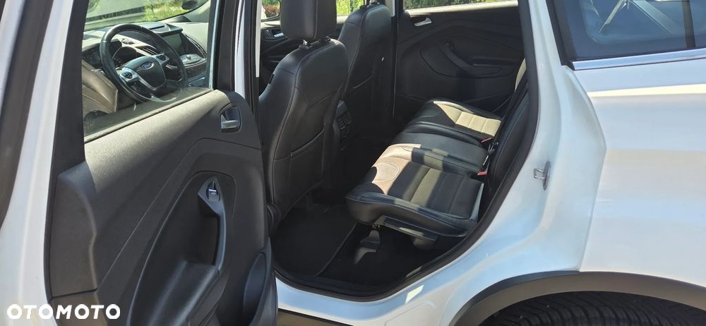 Ford Kuga 1.5 EcoBoost 2x4 Titanium - 23