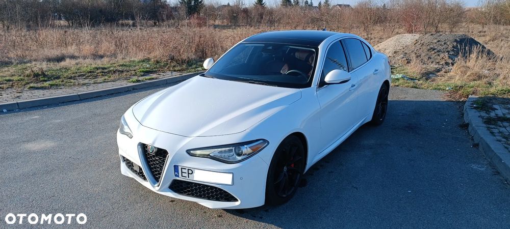 Alfa Romeo Giulia - 1