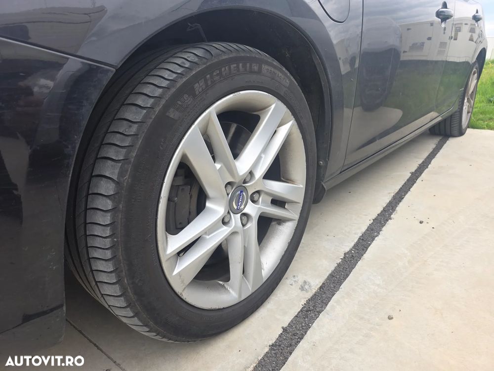 Volvo V60 D5AWD Summum - 8