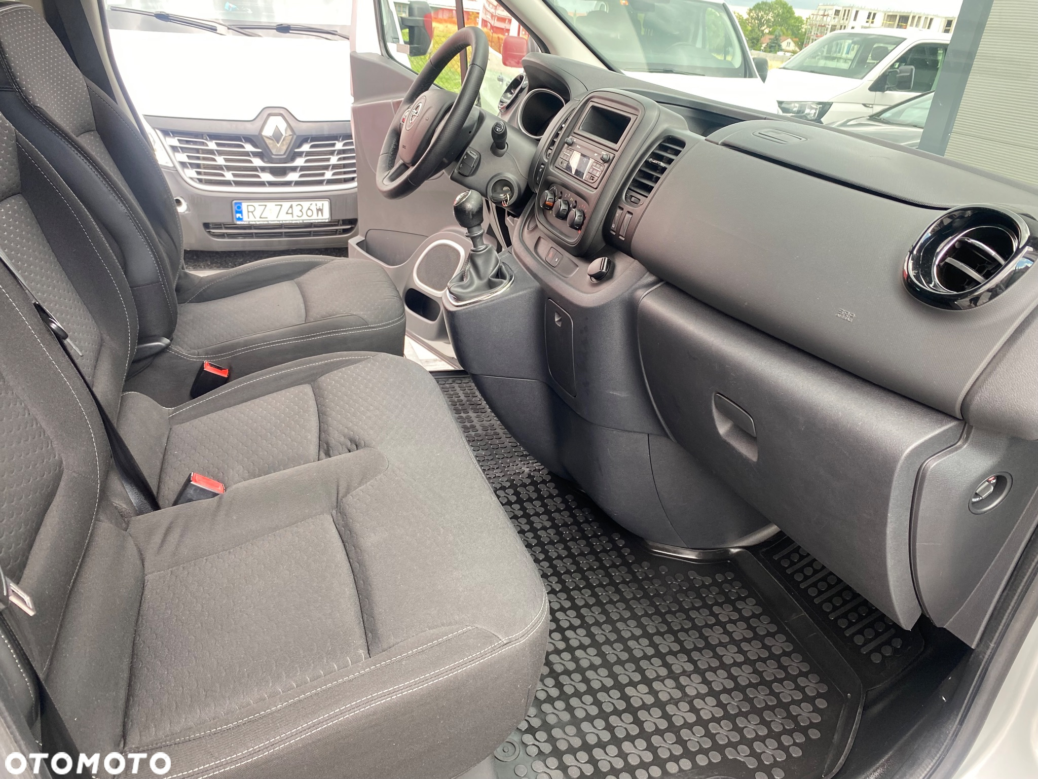 Opel Vivaro L2H1 2,9t Essentia Business - 21