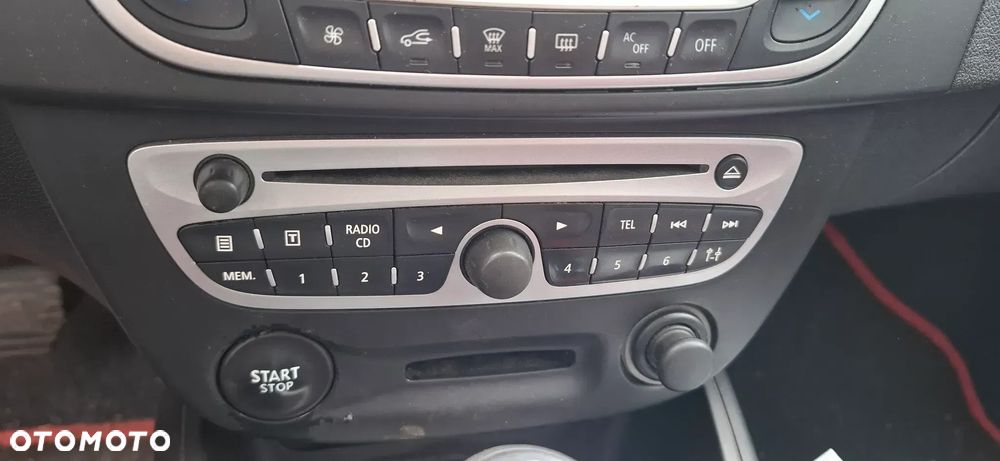 CD radio  renault  MEGANE III - 1