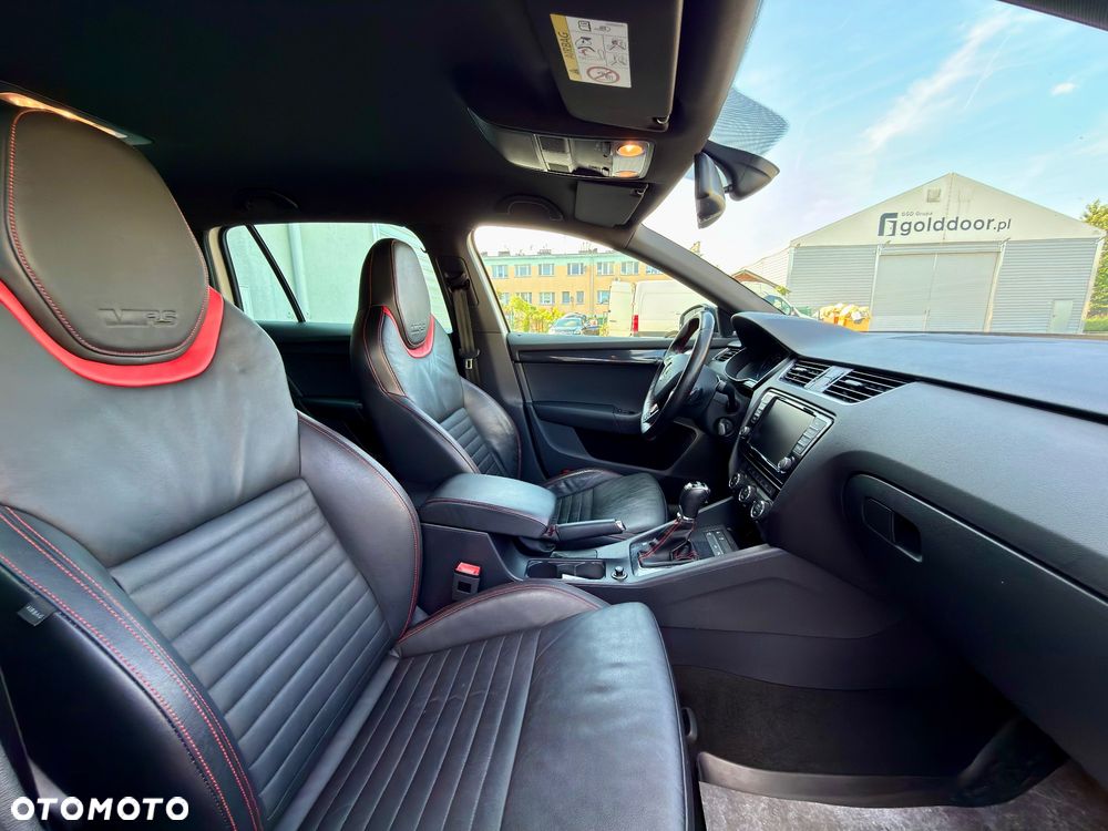 Skoda Octavia 2.0 TDI DSG RS - 9