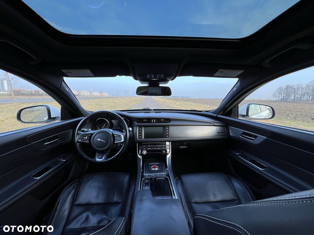 Jaguar XF - 7