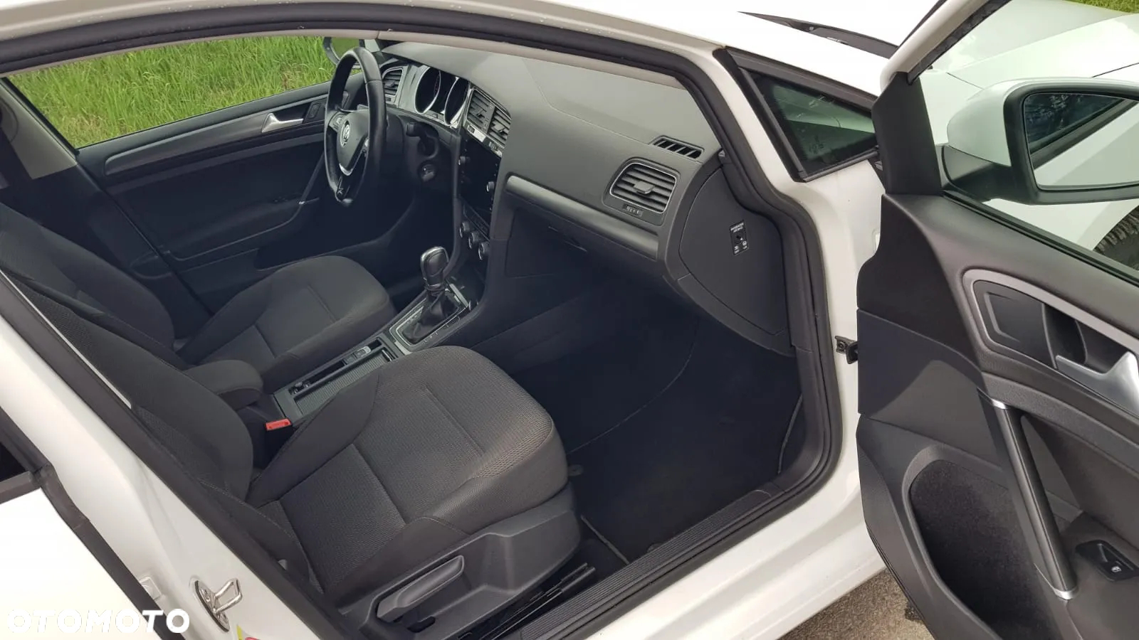 Volkswagen Golf - 11