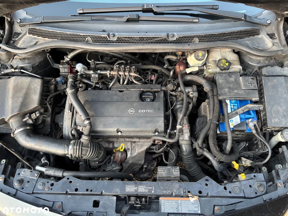 Opel Astra IV 1.6 T Cosmo - 32